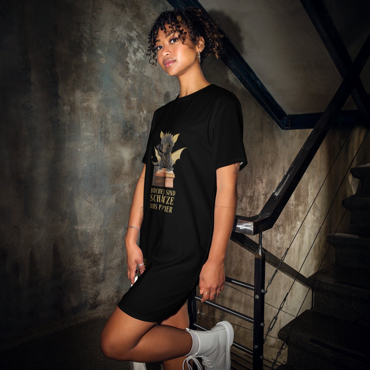 Bragi der Bücherdrache T-Shirt-Kleid Bücher sind Schätze aus Papier