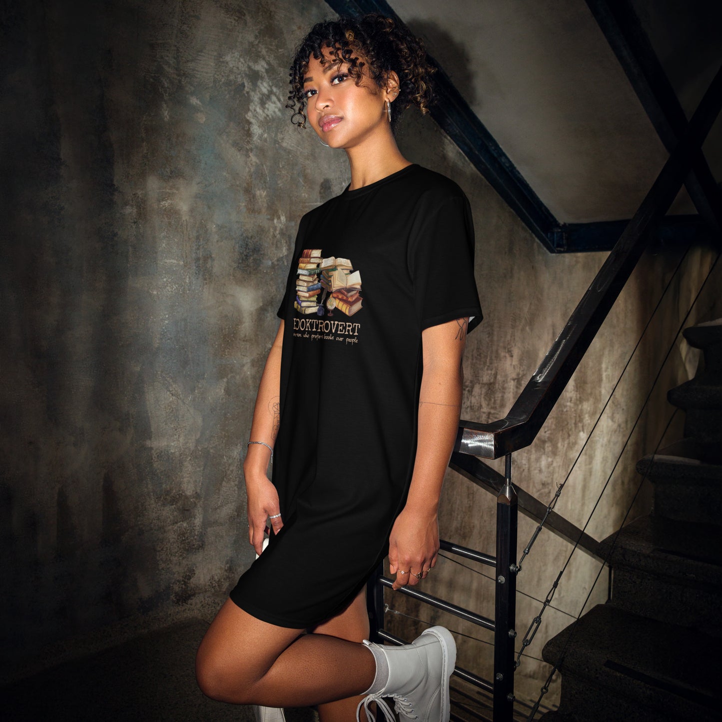Booktrovert T-Shirt-Kleid für Leserinnen