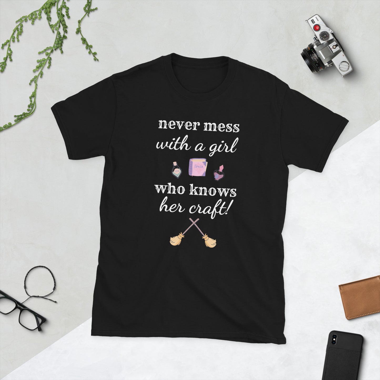 Never Mess With a Girl Hexen-Shirt für Frauen